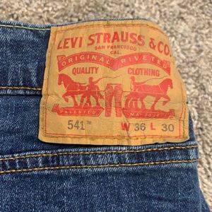 Levi Strauss & co dark denim men’s jeans pants